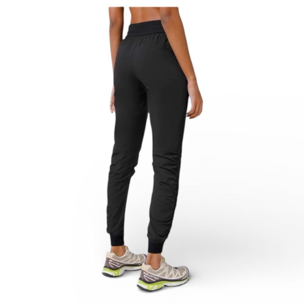 Lululemon Beyond The Studio Black Joggers Pants 4 Yoga Gym Pilates Dance